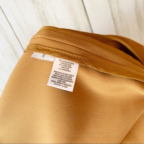 LOFT Skirt With Tie and Pockets - Picture 6 of 6